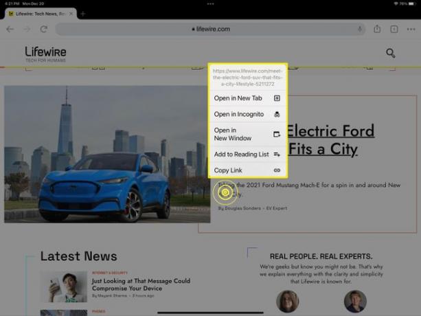 لقطة شاشة توضح قائمة " النقر بزر الماوس الأيمن" على iPad عند النقر مع الاستمرار على رابط.