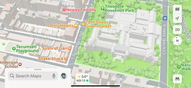 Fekvő képernyőkép az Apple Mapsről, amely egy New York-i területet mutat.