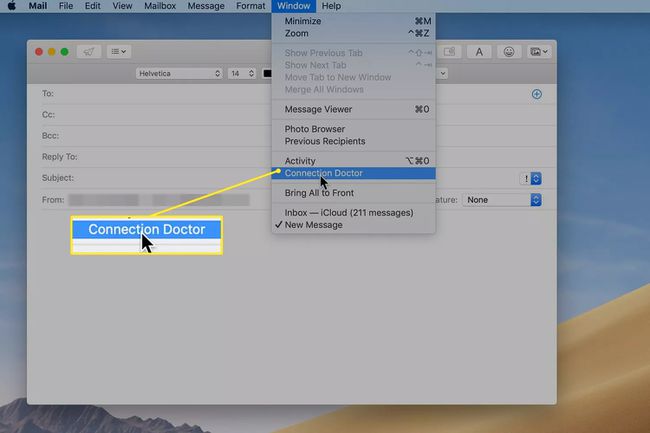 แอป Apple Mail ที่เปิดเมนู Window และไฮไลต์ " Connection Doctor" ไว้