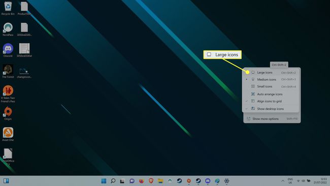 Opcje rozmiaru ikon pulpitu w systemie Windows 11.