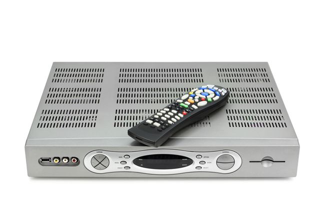 Yerleşik DVR işlevine sahip bir kablo kutusu.