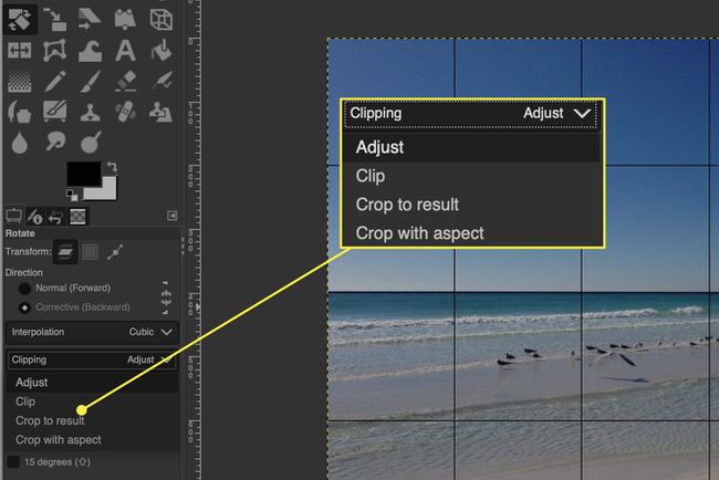 Ein Screenshot von GIMP mit den hervorgehobenen Optionen zum Rotate Tool Clipping