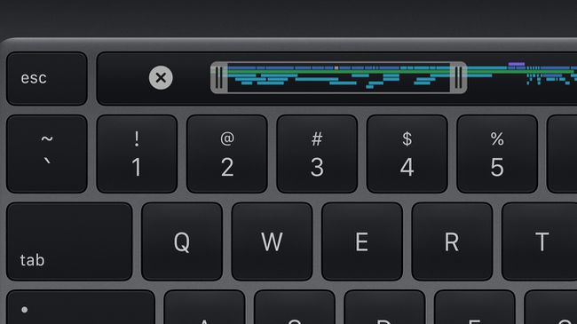 2020 13-İnç MacBook Pro'daki Dokunmatik Çubuğun yakından görünümü