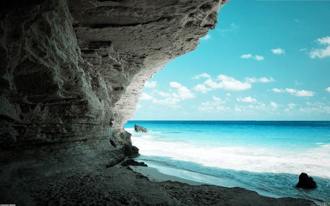 Papel tapiz de playa gratuito con vista a una cueva de una playa en Egipto