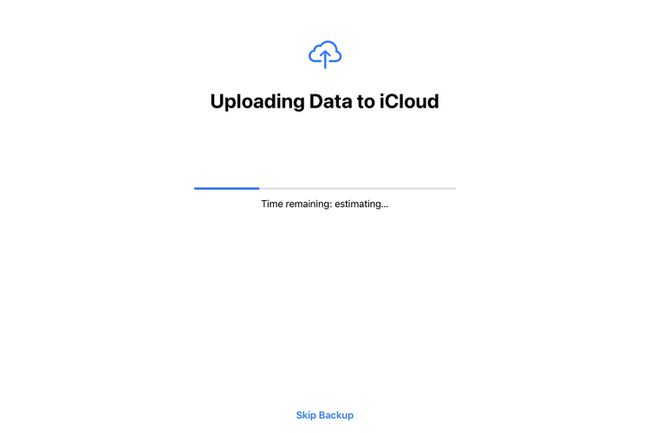 عملية Erase My iPad التي تقوم بتحميل البيانات إلى iCloud.