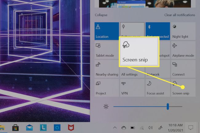 Windows 10 bildirim merkezi, dokunmatik ekranlı bir dizüstü bilgisayarda açılır.