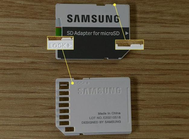 Micro SD-kaardi adapterid, mille lukustuslüliti on nähtav kahes asendis.