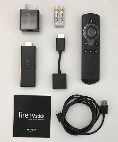 Amazon Fire TV stick – rozbalený