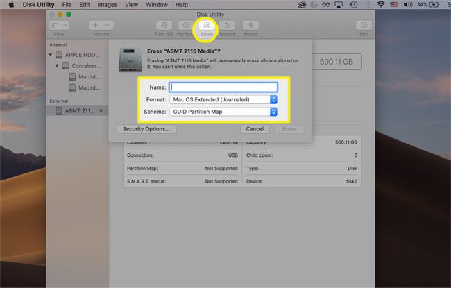 تم تمييز خيارات تنسيق القرص الخارجي من Disk Utility في macOS