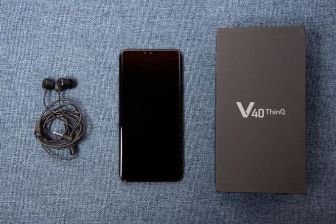 LG V40 ThinQ