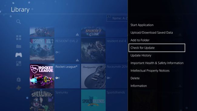 Verificando atualizações do Rocket League no PS4.