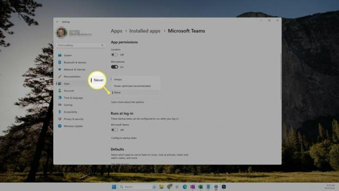 Дозвола за позадину апликације „Никад“ је истакнута за Мицрософт тимове у подешавањима оперативног система Виндовс 11.