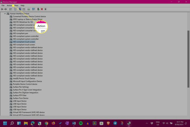 Windows 11 Enhetsbehandling med handlingsmeny uthevet