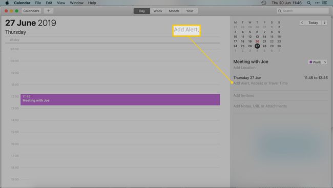 تطبيق تقويم Mac - إبراز إضافة تنبيه إلى موعد