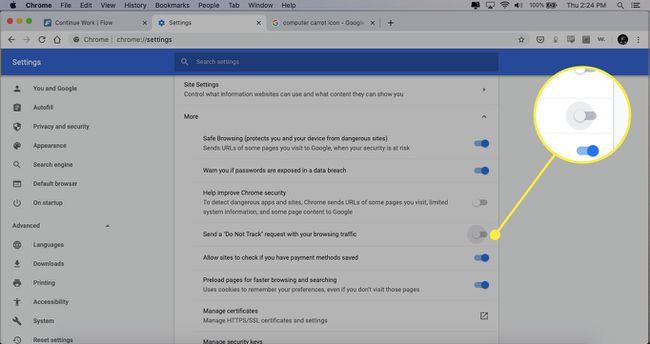Ustawienia Chrome z podświetlonym przełącznikiem obok opcji Nie śledź