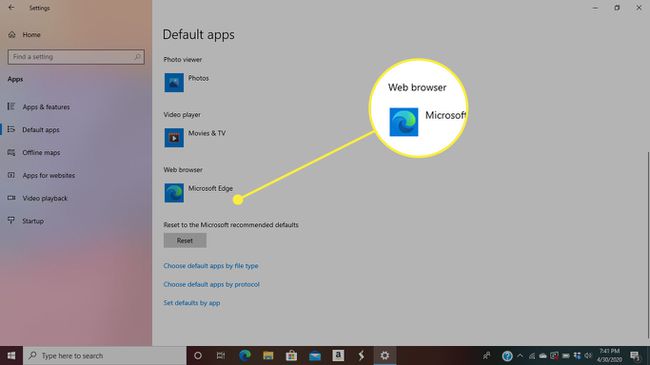 Aplicaciones predeterminadas en Windows 10 con el encabezado del navegador web resaltado