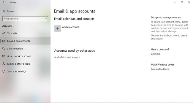 Una captura de pantalla de la configuración de cuentas de aplicaciones y correo electrónico de Windows 10