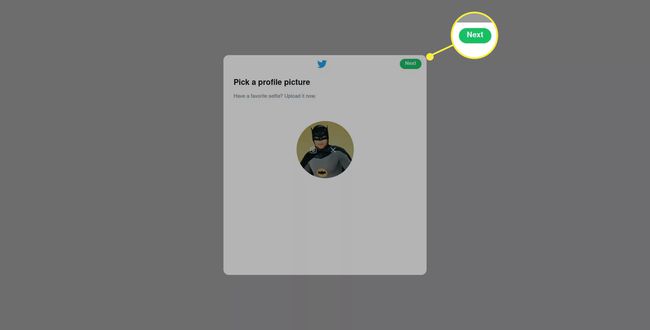 Et Twitter-profilbilde med Neste-knappen uthevet