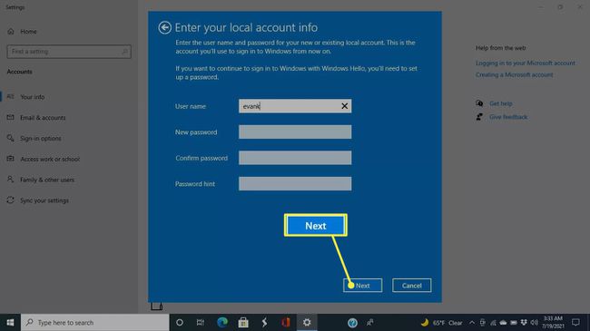 تم تمييز التالي في شاشة " أدخل معلومات حسابك المحلي" على نظام التشغيل Windows 10