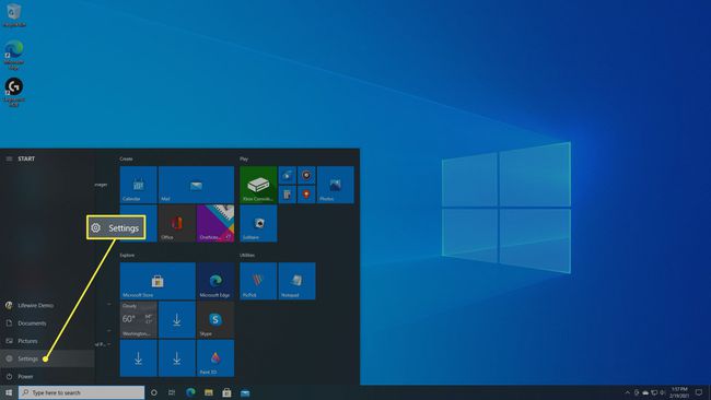 Seleccionar configuración en el menú de inicio de Windows 10.