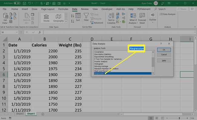 Wybór analizy danych regresji w programie Excel