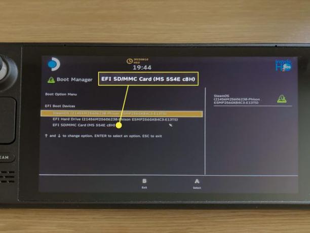 Cartão EFI SDMMC destacado no menu de inicialização do Steam Deck.