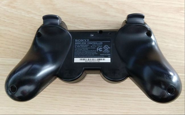 PS3コントローラーの背面