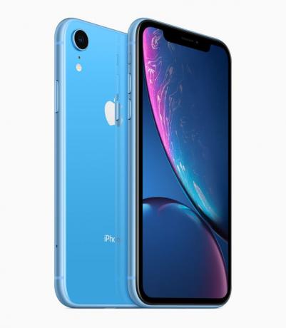 O iPhone XR de fundo azul