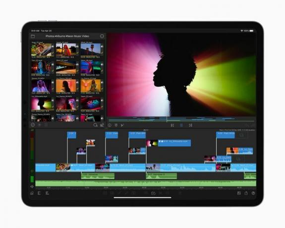 LumaFusion ビデオ編集アプリを実行する M1 iPad Pro