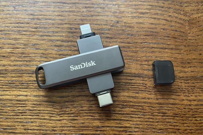 SanDisk iXpand Luxe Flash Drive