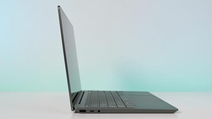 Microsoft Surface Laptop Go 3 в снимки