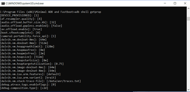 Captură de ecran a comenzii adb shell getprop pe Android.