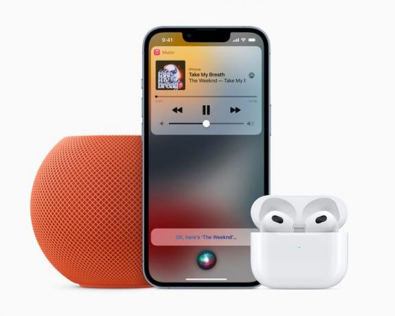 Apple Music iPhone-ზე ნარინჯისფერი HomePod-ისა და AirPods-ის გვერდით