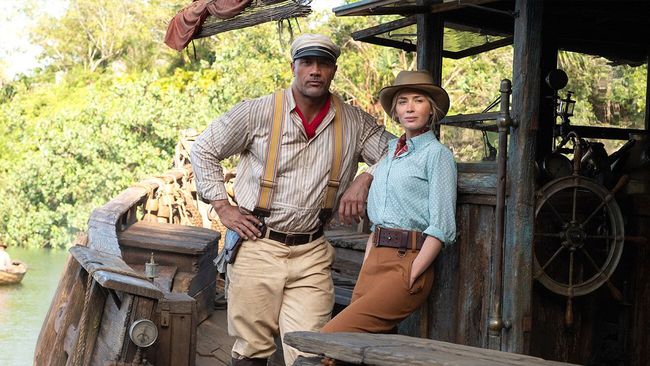 Duane Johnson และ Emily Blunt ใน Jungle Cruise