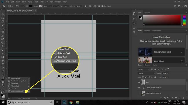 Et skærmbillede af Photoshop med Custom Shape Tool fremhævet