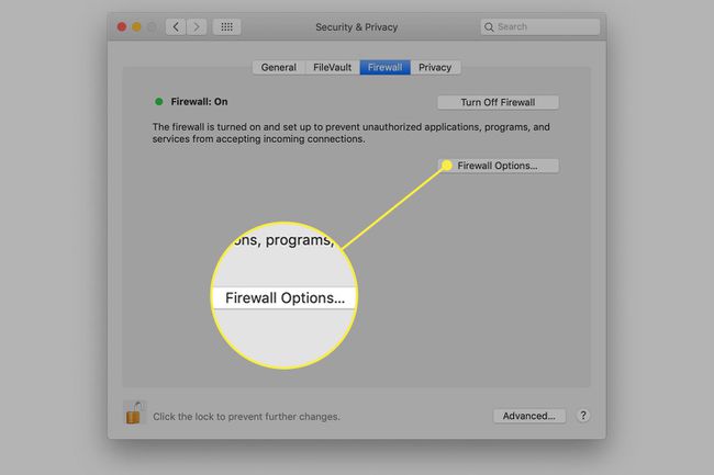 macOS drošības un konfidencialitātes preferences ar iezīmētu ugunsmūra opciju pogu