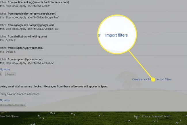 Uma captura de tela das configurações de filtros do Gmail com o botão Importar filtros destacado