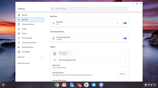 Képernyőkép a Chromebook Bluetooth-beállításairól.