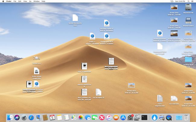 典型的な厄介なMacデスクトップ。
