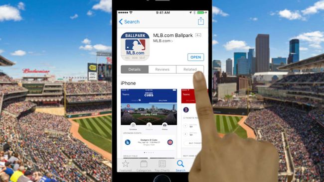 Use o aplicativo MLB Ballpark para fazer check-in, pedir comida e muito mais em jogos ao vivo