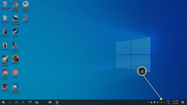 Icono de Wi-Fi resaltado en la barra de tareas de Windows 10