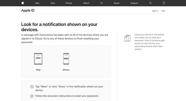 Vyhledejte upozornění zobrazené ve zprávě vašeho zařízení na webové stránce Zapomenuté Apple ID