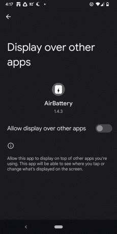 Permite afișarea peste alte aplicații evidențiate în setările AirBattery.