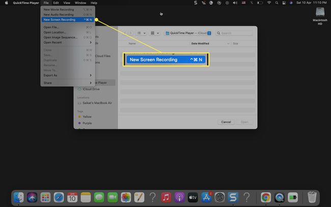 Quicktime Player на Mac с выделенным параметром «Новая запись экрана»