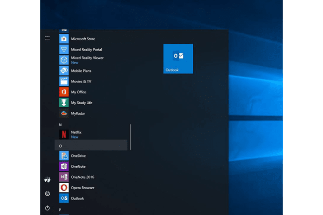 Tangkapan layar yang memperlihatkan ikon Outlook di menu Mulai.