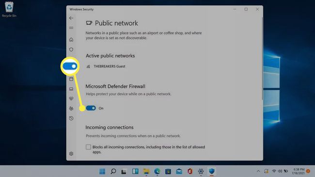ตัวสลับไฟร์วอลล์ของ Microsoft Defender ถูกเน้นใน Windows 11