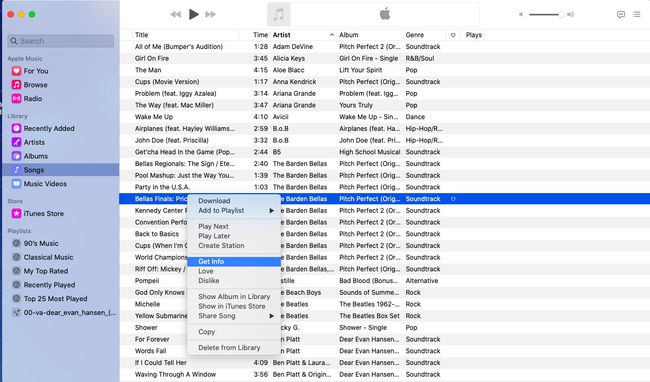 คลิกขวา (หรือกด Control แล้วคลิก) ที่ชื่อแทร็กแล้วเลือกข้อมูลเพลงหรือรับข้อมูล